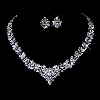 Elegant Zircon Flower Stud Necklace Set Sparkling Luxury Jewelry for Women