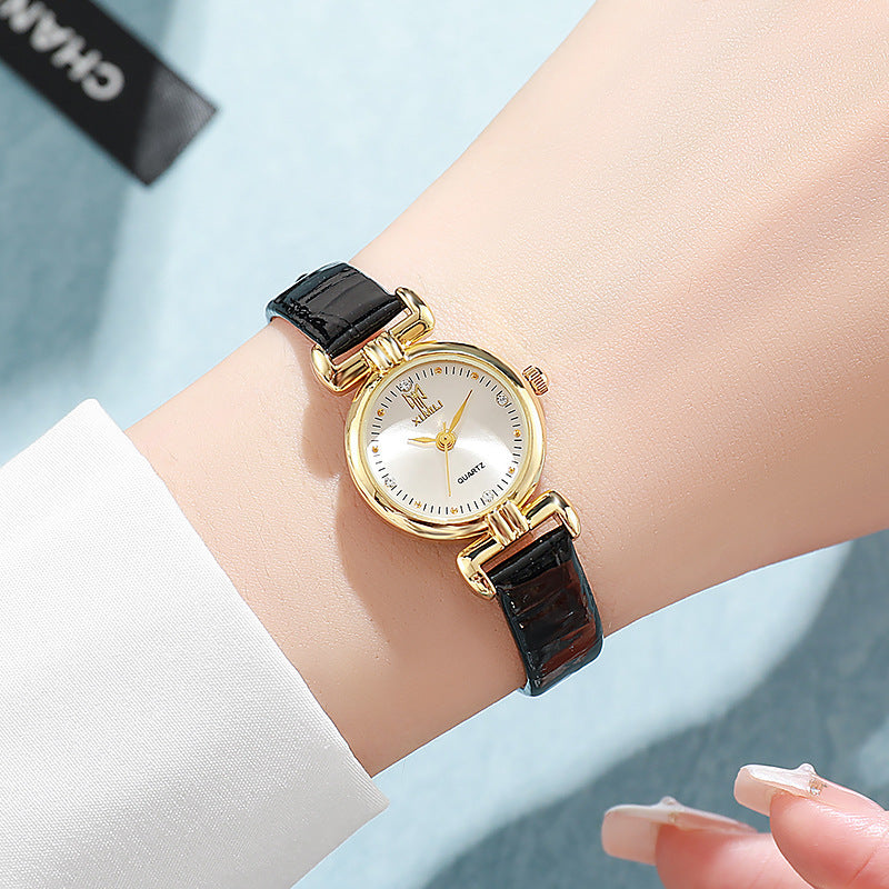 Retro Style Lightweight Quartz Watch for Women Elegant Vintage Fashion Wristwatch