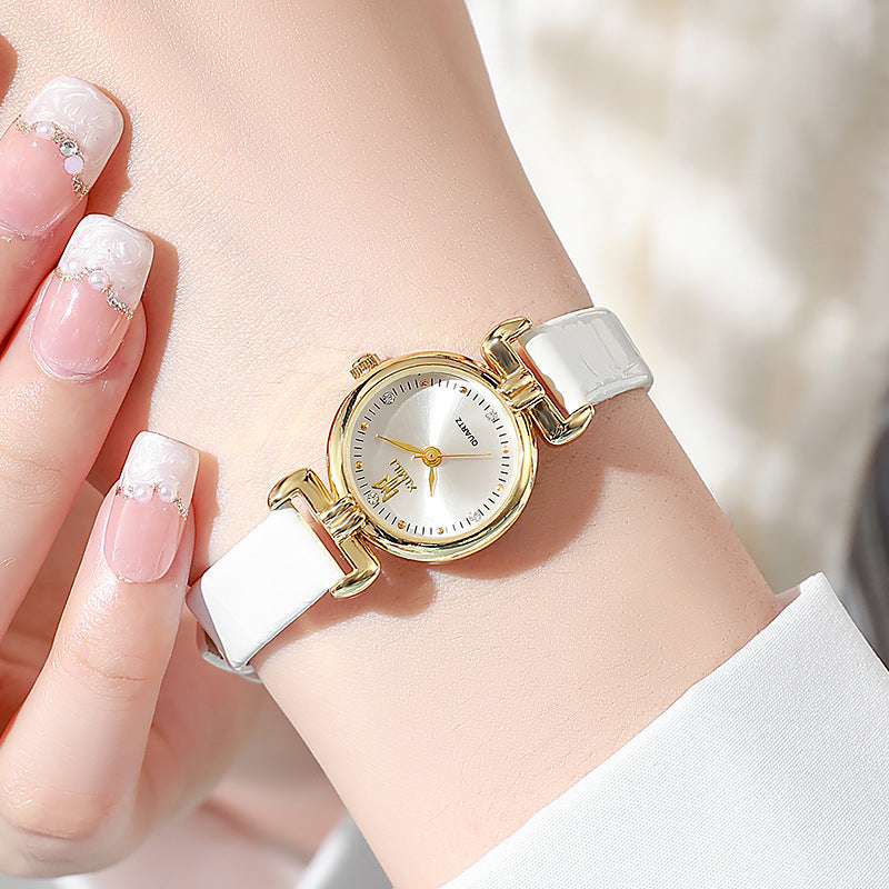 Retro Style Lightweight Quartz Watch for Women Elegant Vintage Fashion Wristwatch